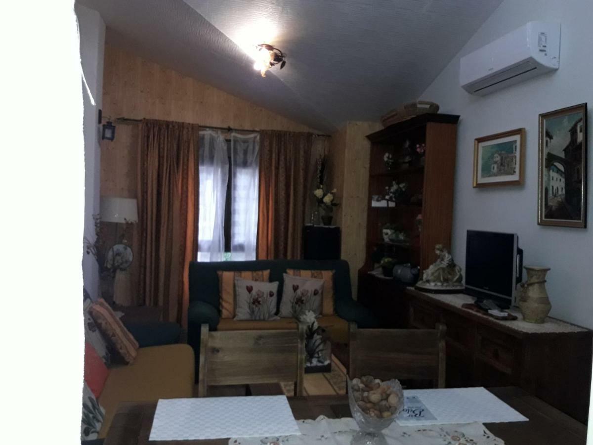 Alborada Apartment Pinos Genil Luaran gambar